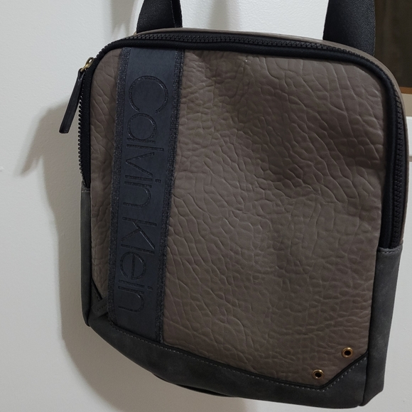 Calvin Klein Other - Calvin Klein Crossbody bag
